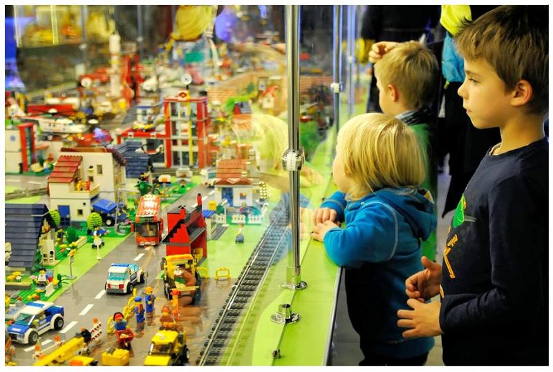 Wystawa budowli z klocków Lego w Pasażu Grunwaldzkim