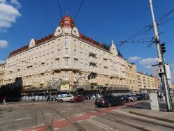 Wrocław - Hotel Grand w najbardziej spektakularnej fazie odbudowy